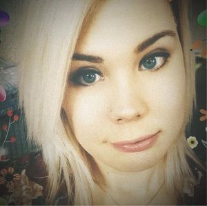 Meet your Posher, Kelly